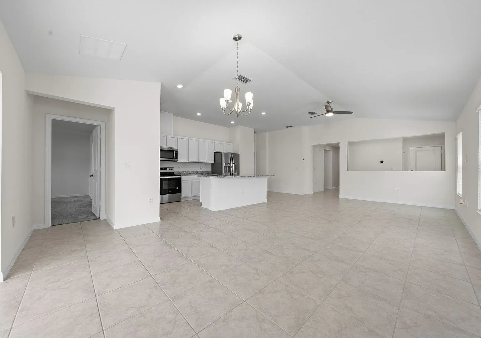 Single Family Home Bellaviva- Champions Gate — Photo 4