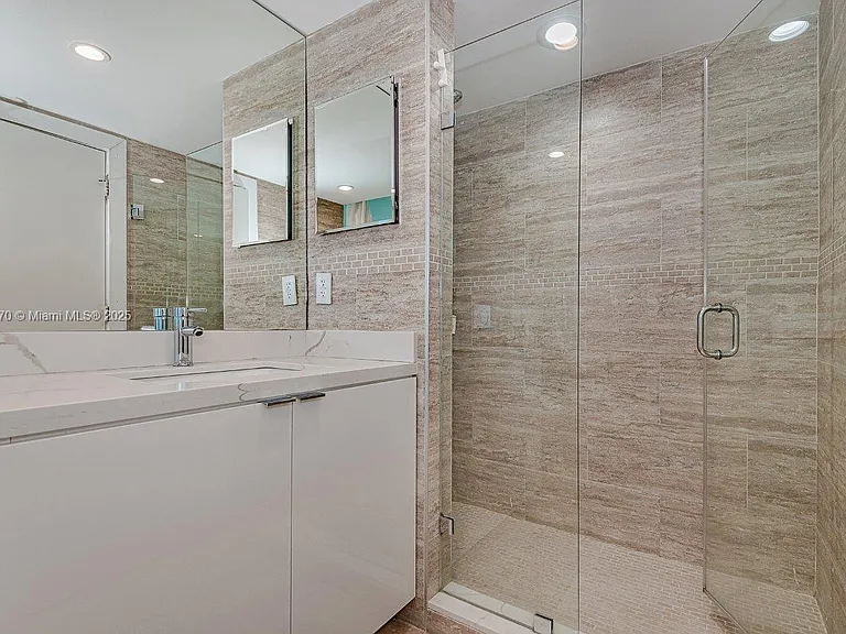 2301 Collins Ave #310 — Photo 21