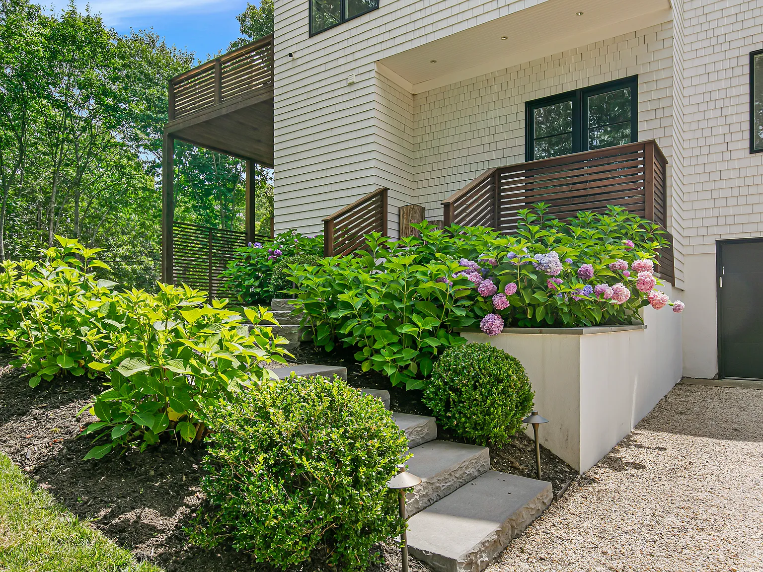 5 Bedroom Entertainer's Paradise — Photo 4