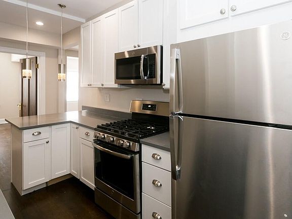 4th image of 1606 W Berwyn Ave #2A