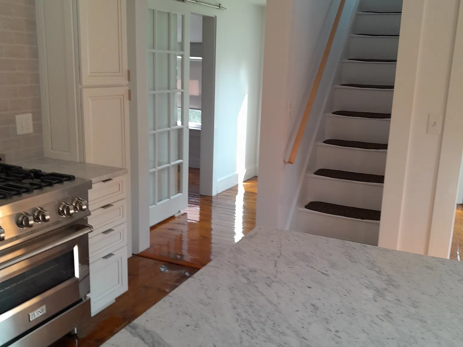 1 bed, 900 sqft, $1,450 — Photo 2