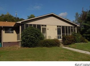 158 Freedom Rd, Hendersonville, NC 28792