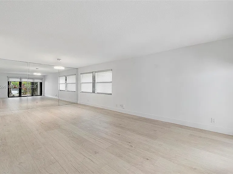 398 Fern Dr #10-6 — Photo 5