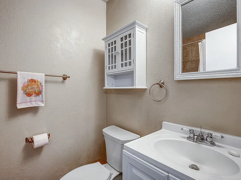 1717 Palisades Dr — Photo 9