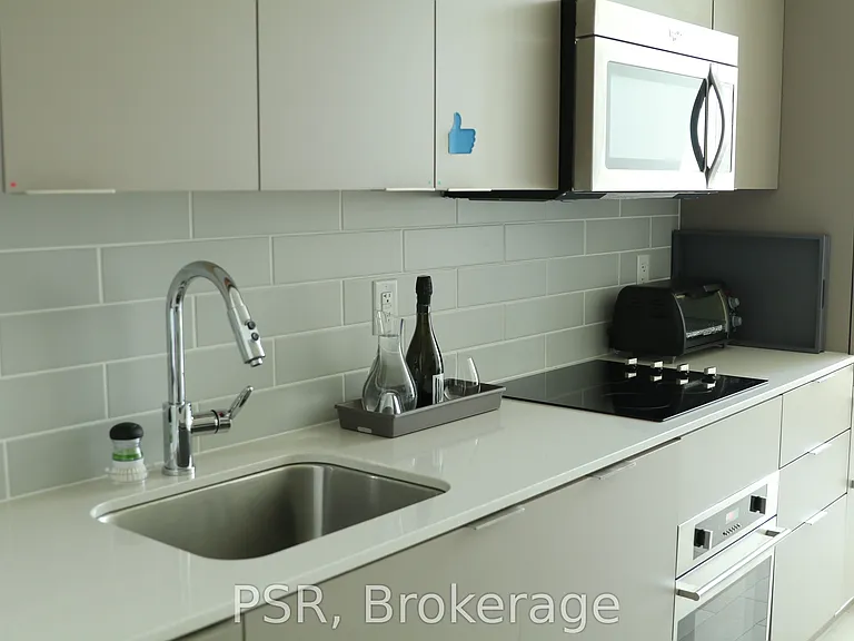 5 Hanna Ave #709 — Photo 4