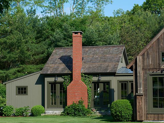 15 Old Stone Post Road