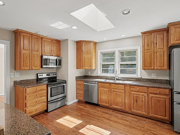 2760 S Kearney St — Photo 4
