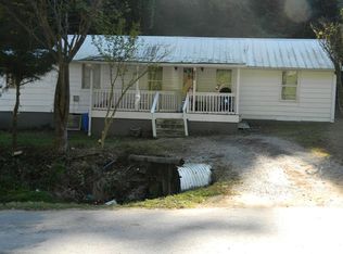 189 Peters Br, Robinson Creek, KY 41560