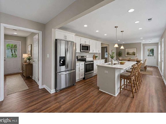 5th image of 14 Montrose Rd