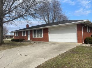 283 Meadowlark Ln, Bremen, IN 46506