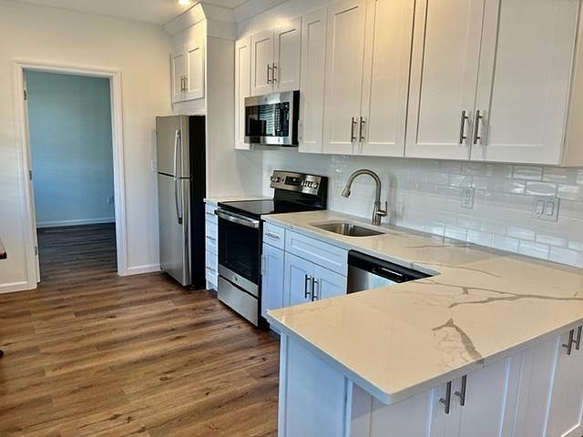 1st image of 8 Marble Ave