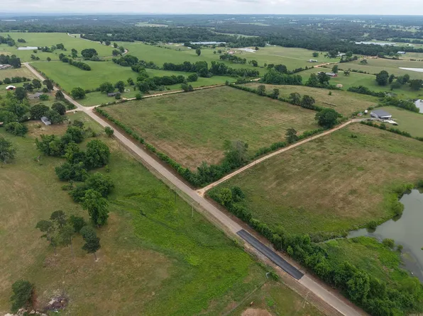 5 Cornbridge Rd, Nashville, AR 71852