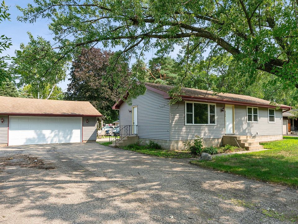 1st image of 6748 Douglas Dr N