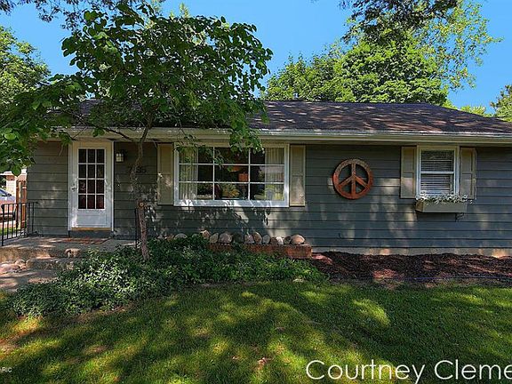 2nd image of 2835 Gerald Ave NE