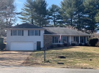 7141 Meadow St, Warrenton, VA 20187