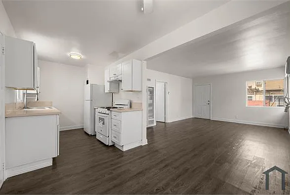 2 bed, 850 sqft, $2,887 — Photo 3