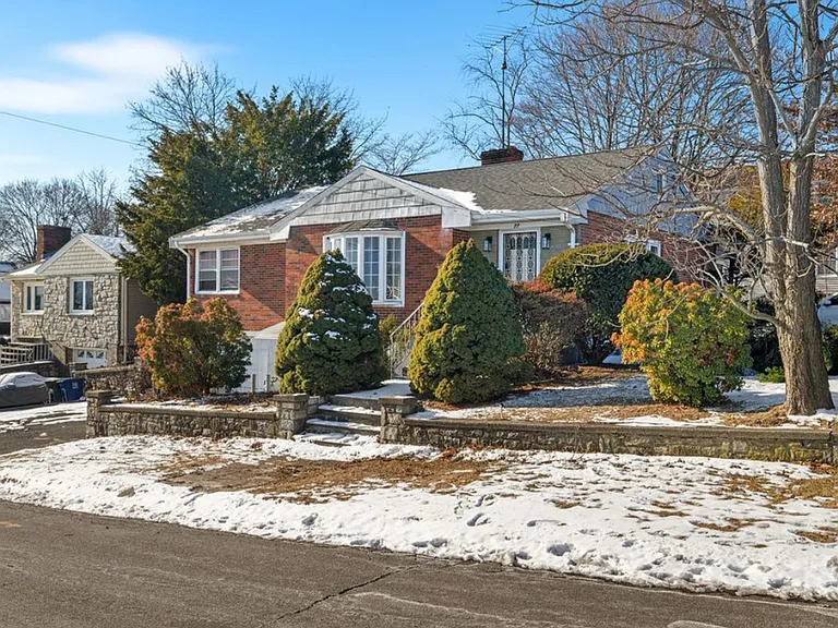 77 Alexander Ave — Photo 19