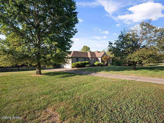 5th image of 27 Plantation Dr