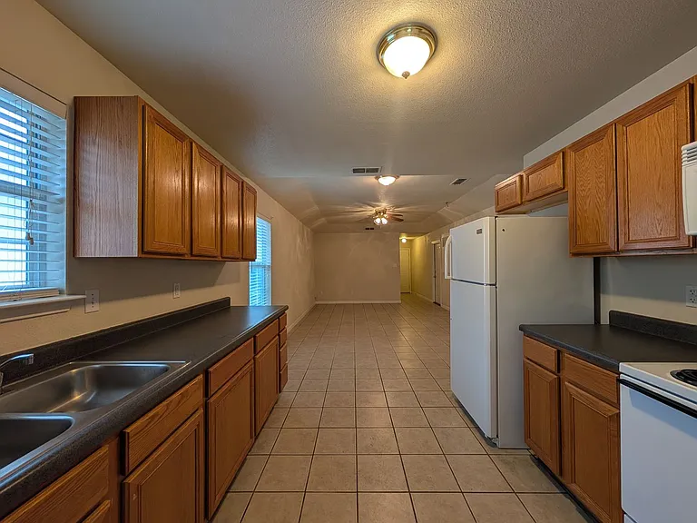 956 Misty Acres Dr — Photo 7