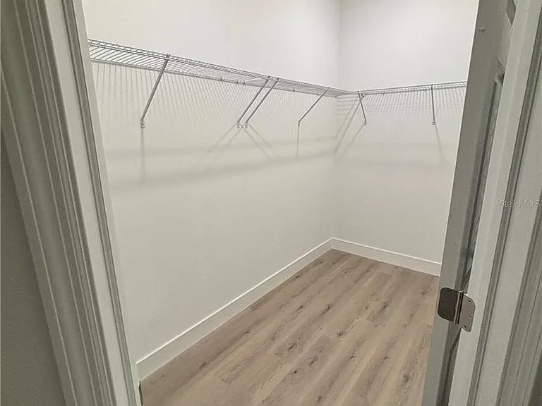 2349 W Oakland Ln — Photo 16