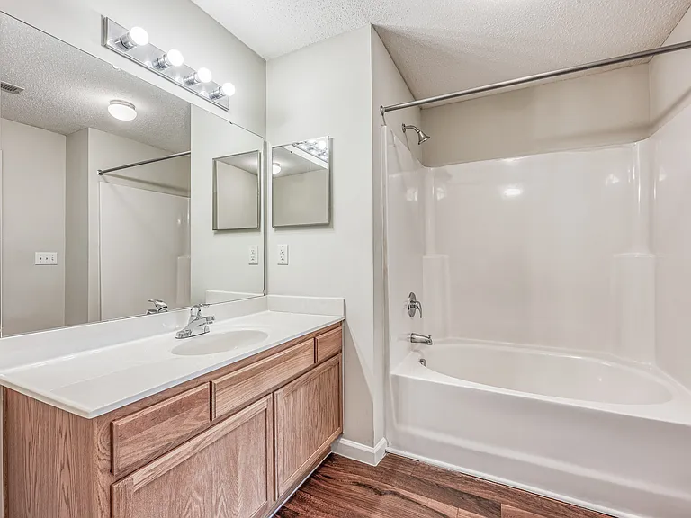 Ashton Park Apartments — Photo 44