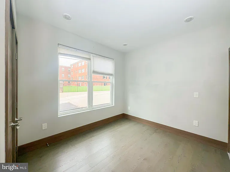 2109 M St NE #4 — Photo 16