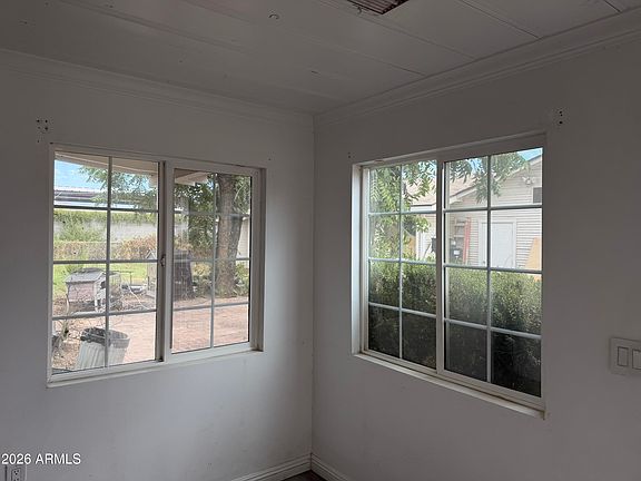 4th image of 2646 W Morten Ave