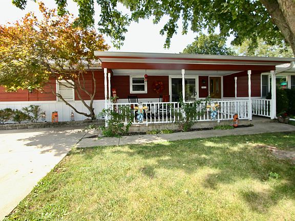 2nd image of 202 Sterling St