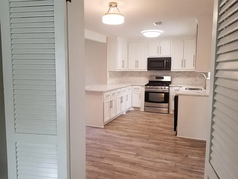 951 Reverend B J Lewis Dr — Photo 6