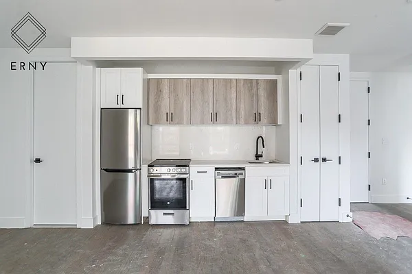 Rented by ERNY LLC | media 40