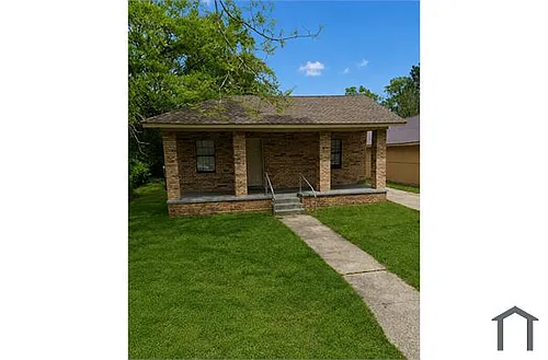2716 Mill St Photo 1