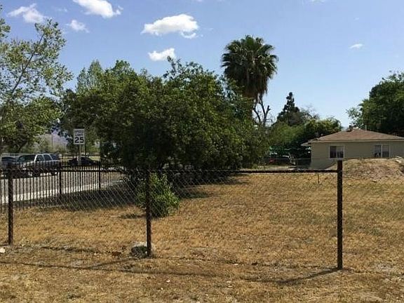 2nd image of 24503 Monterey Ave