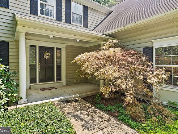 4th image of 6734 Newcastle Ct