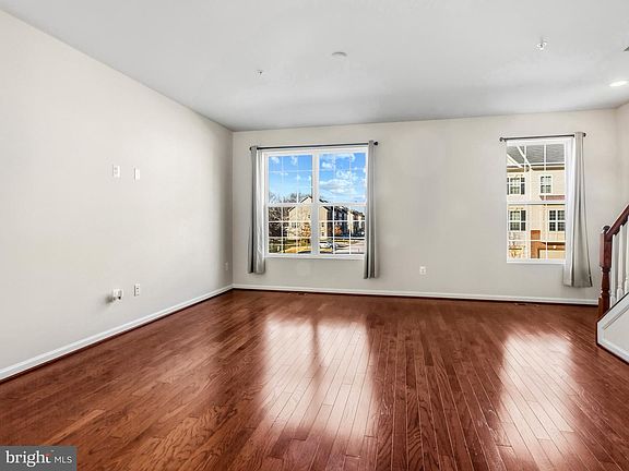 5th image of 7711 Gaston Place Gln