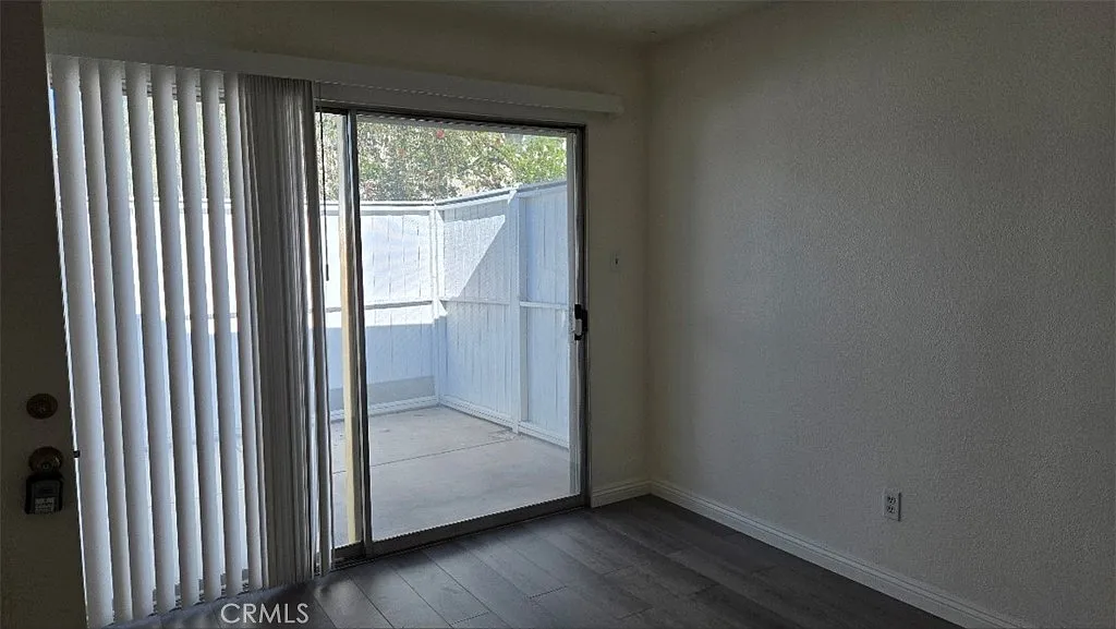 3 bed, 1300 sqft, $3,200 — Photo 4