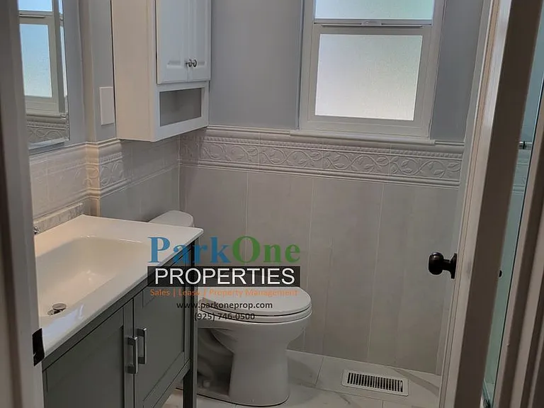 1867 Poplar Dr — Photo 7