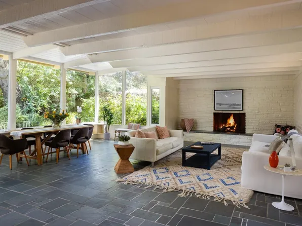 37 E Garzas Rd, Carmel Valley, CA 93924