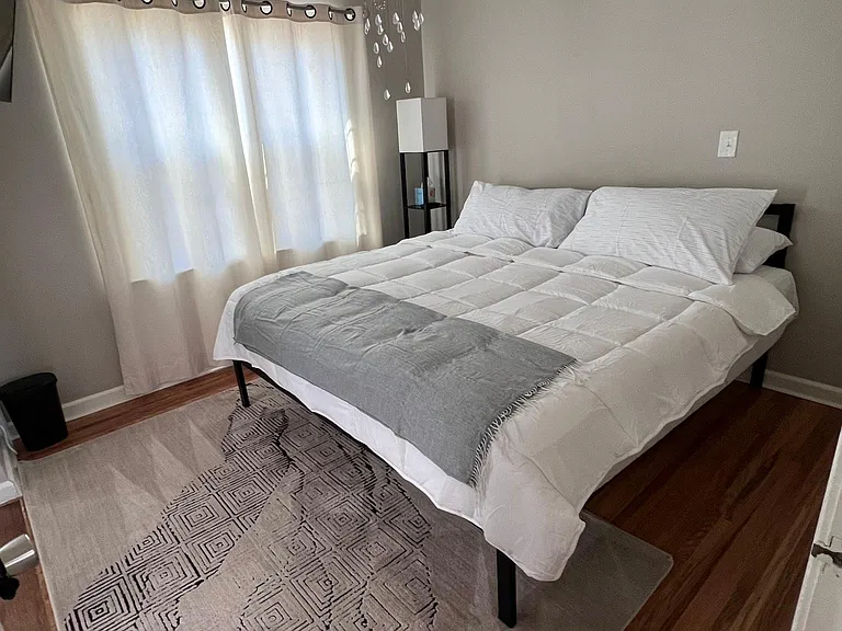 324 E 100 N — Photo 36