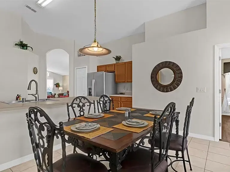 1438 Solana Cir — Photo 7