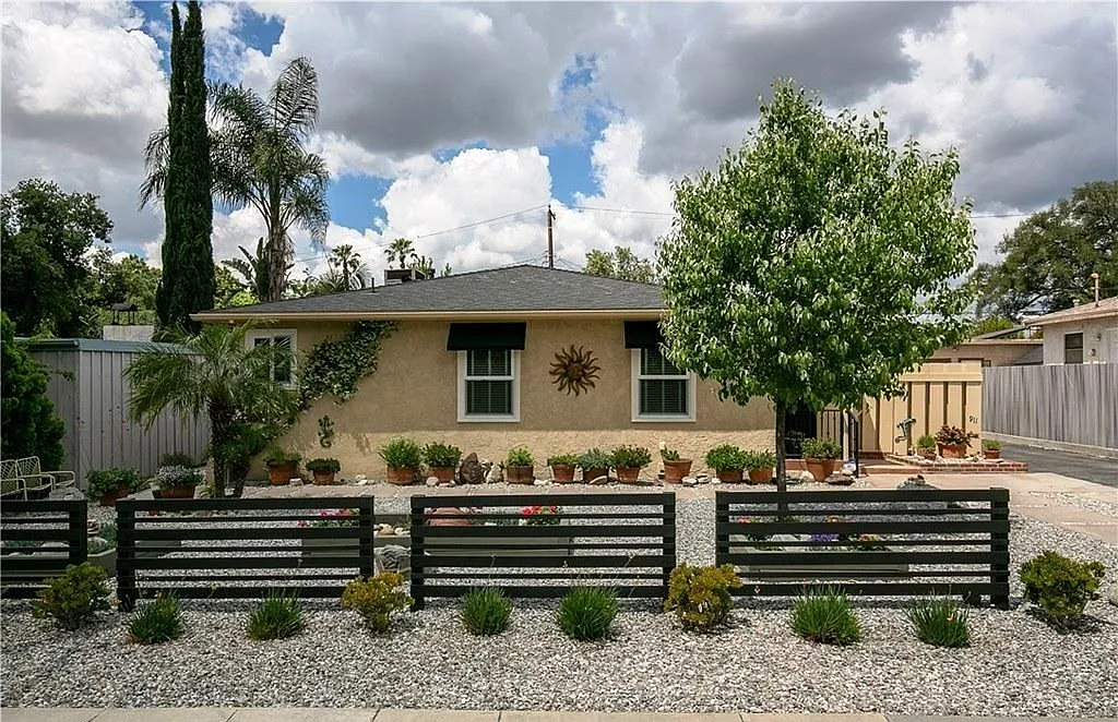 909 N Santa Anita Ave — Photo 4