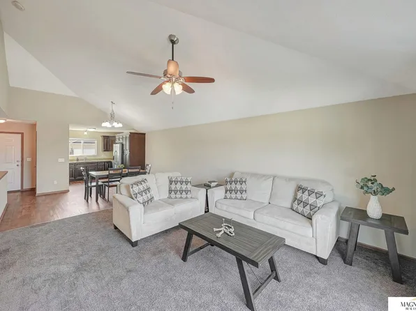 7343 N 19th St, Lincoln, NE 68521