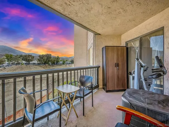 2916 Elm Tree Ct, Spring Valley, CA 91978