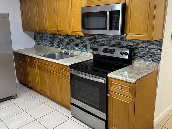 2nd image of 15420 SW 301st St