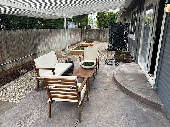 Perfect area for spending your evenings and growing herbs! BBQ included!