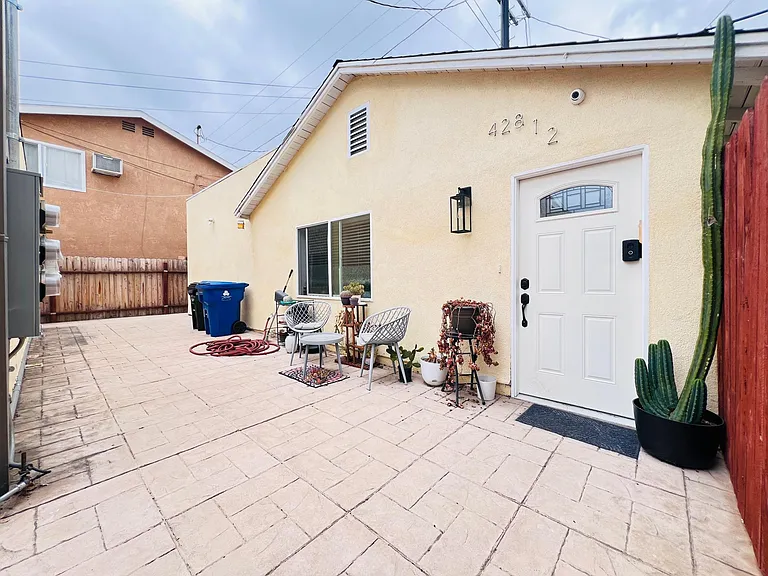 428 1/2 N Harvard Blvd — Photo 16