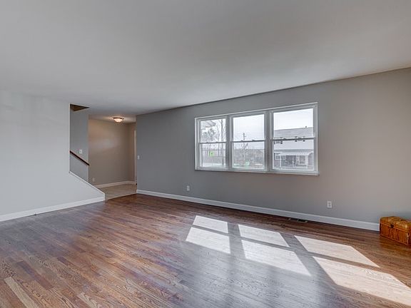 3rd image of 7102 Manderlay Dr