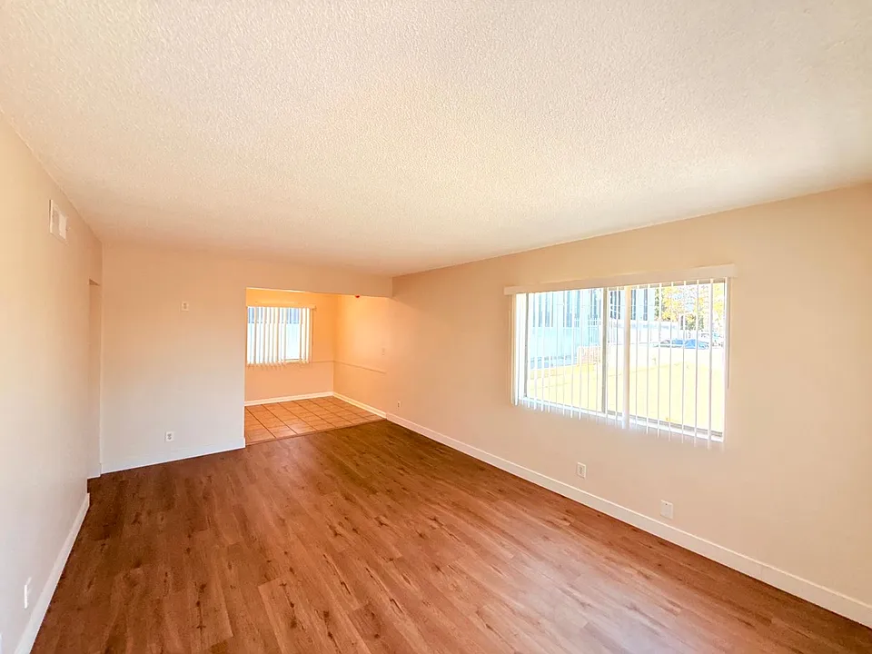 11185 Carson Dr