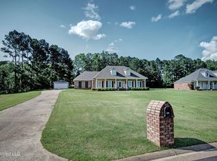 207 Wisteria Ct, Flowood, MS 39232