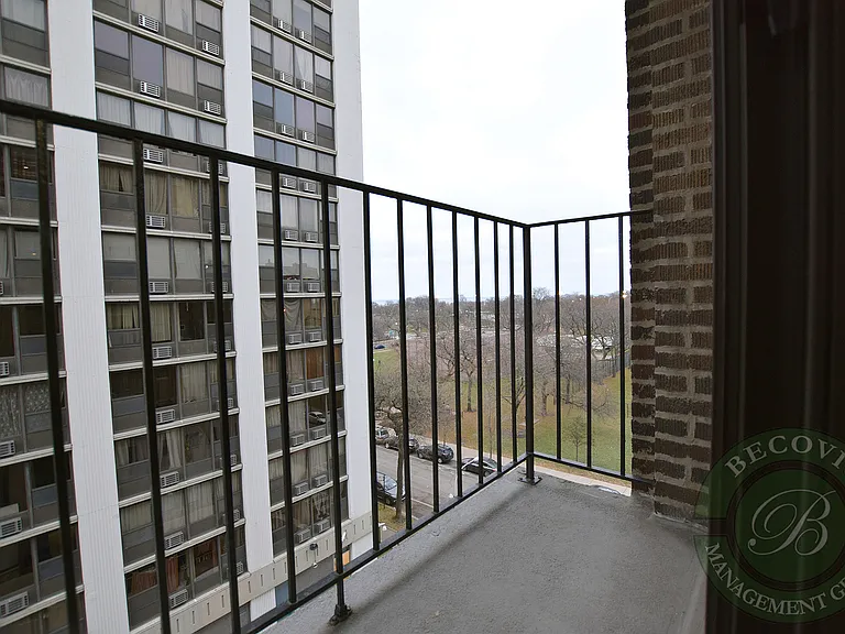 The Legacy HB at Clarendon Park — Photo 46
