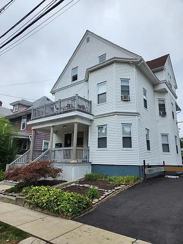224 Pleasant St #3 Photo 1
